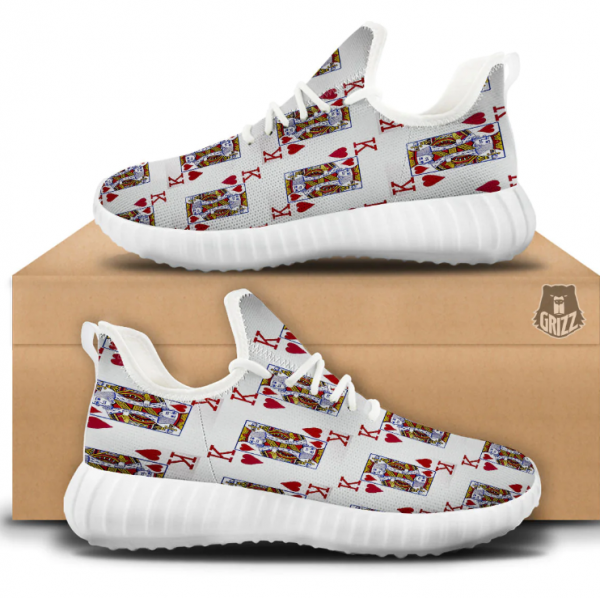 Sepatu dengan motif kartu remi yang unik